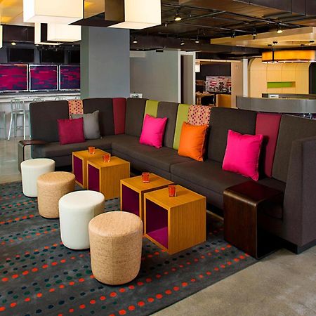Отель Aloft Miami Brickell Экстерьер фото