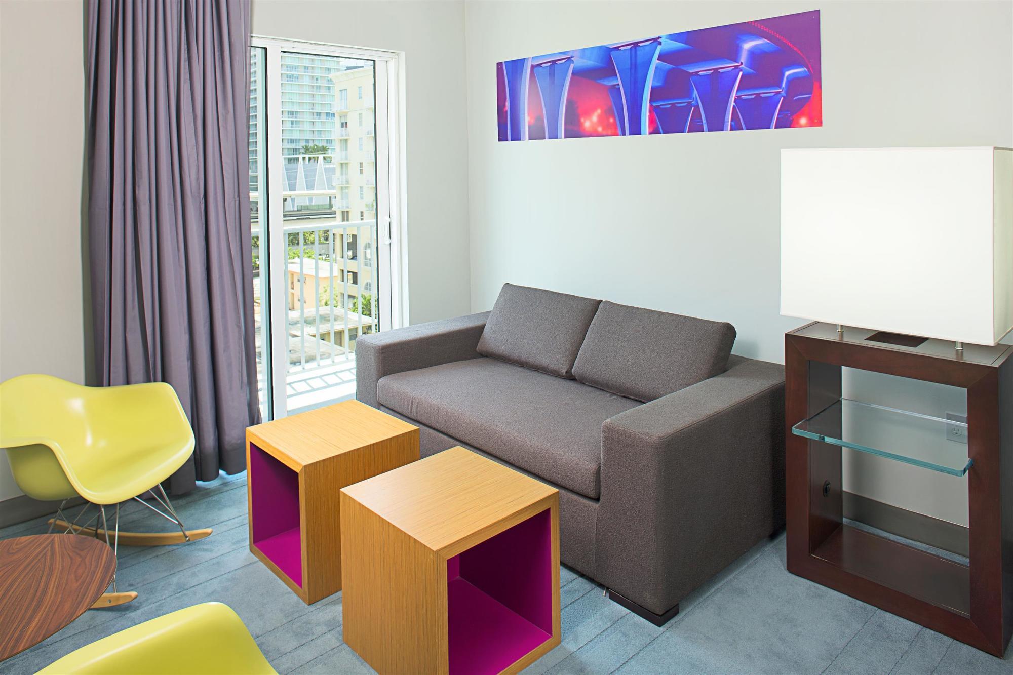 Отель Aloft Miami Brickell Экстерьер фото