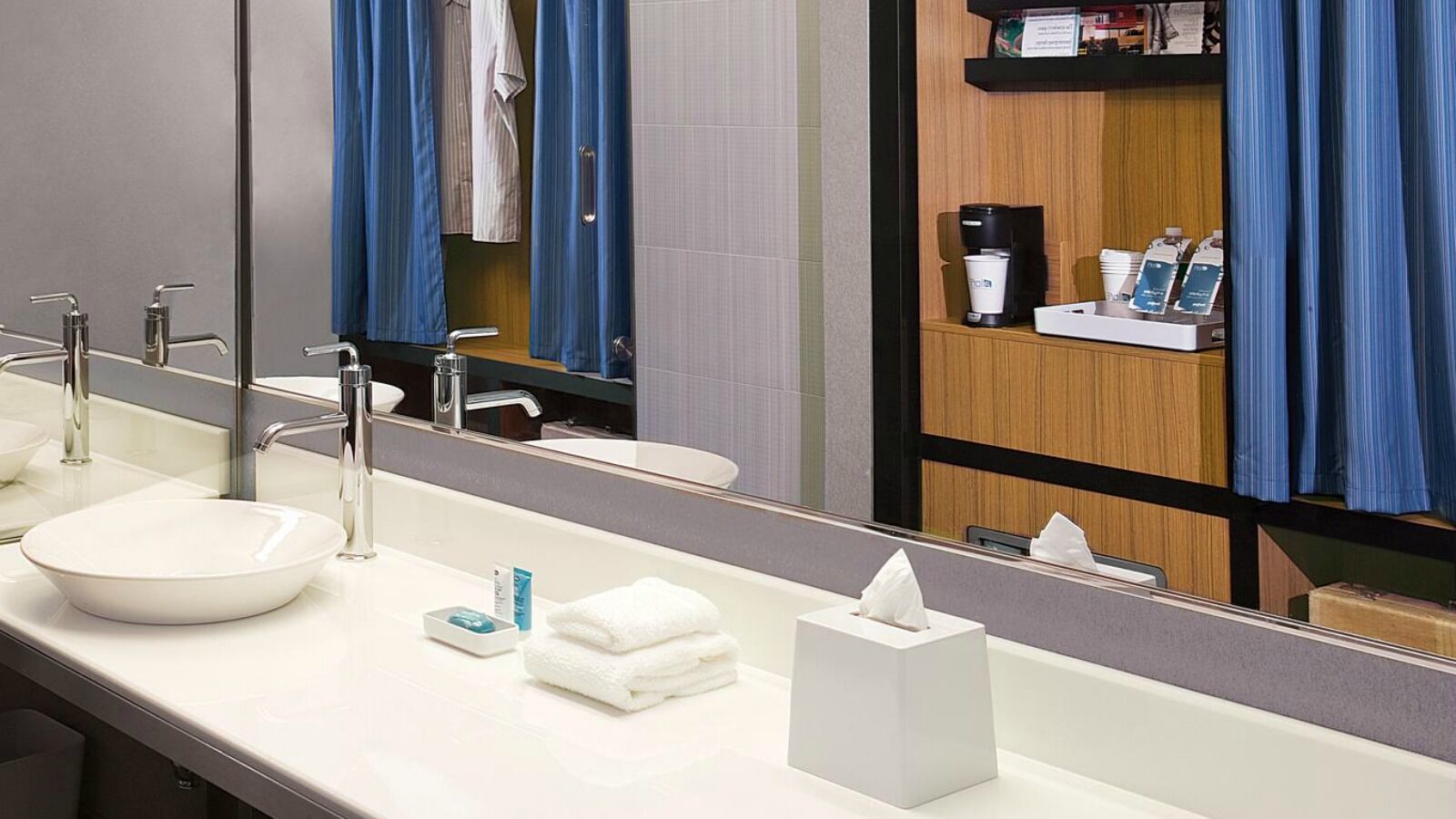 Отель Aloft Miami Brickell Экстерьер фото